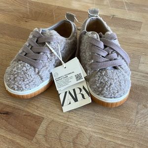 Zara Baby Girl Purple Sherpa Fleece Lace Up Sneakers size 23/7